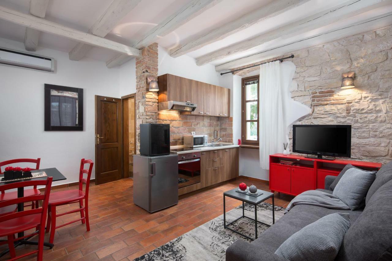 Apartments Bonaparte Пореч Екстериор снимка
